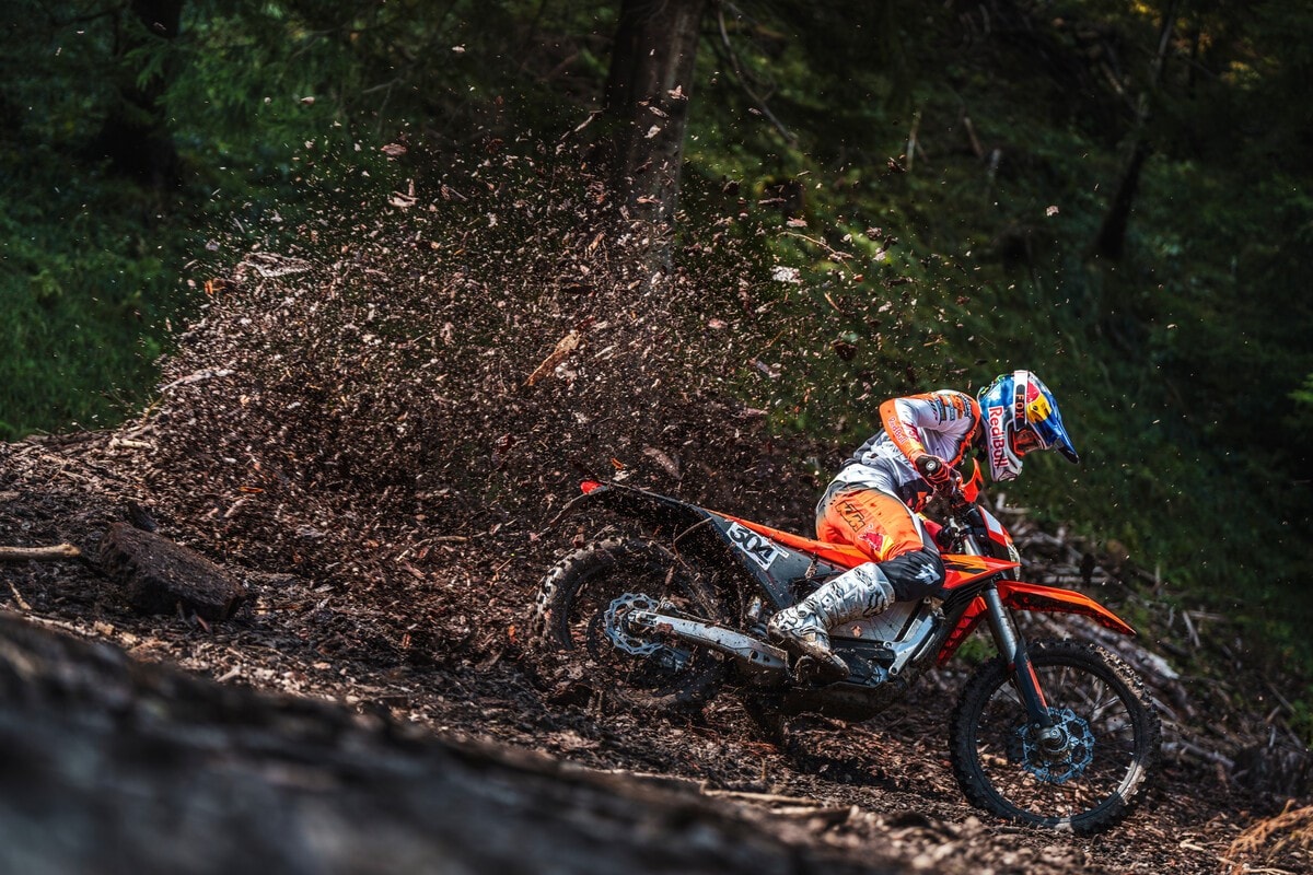 KTM non molla sull'elettrico e presenta la nuova Freeride E